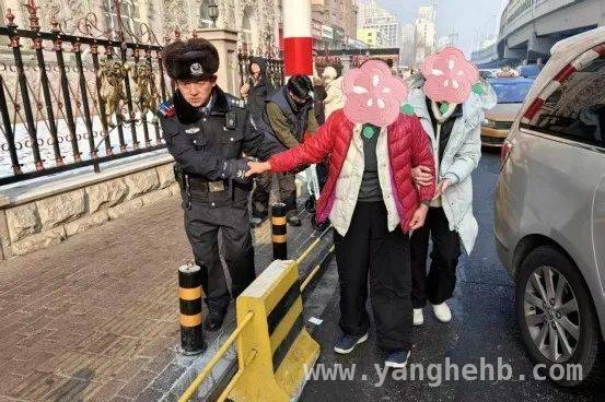 道外公安精心护游，为景区注入平安暖流，全方位护游，道外分局为景区撑起安全保护伞