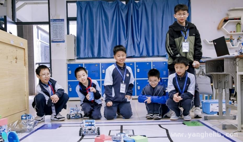 珠海学生信息科技盛会，促青少年科学素养全面提升！ 3月29日，珠海这场信息科技大赛点燃学子创新热情！