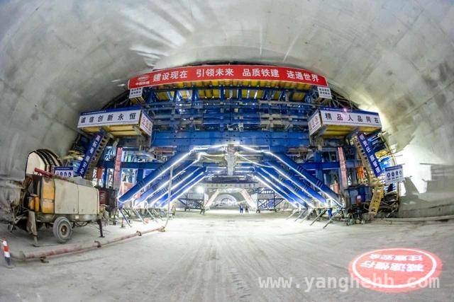 亚洲最大开挖断面市政交通隧道——青银高速唐山路隧道全线贯通，重磅！青银高速唐山路隧道贯通，为全线通车筑牢根基