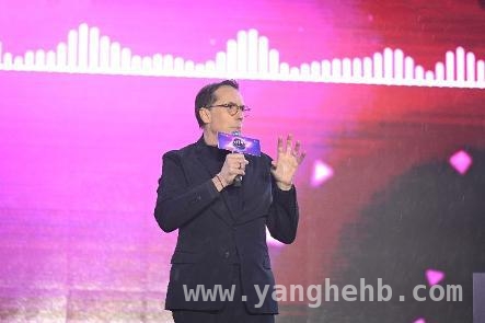 从米兰到上海，方妍楠Air·Memory系列续写时尚传奇，2025欧莱雅“有意思青年”计划启动，携手中国青年共赴美的未来