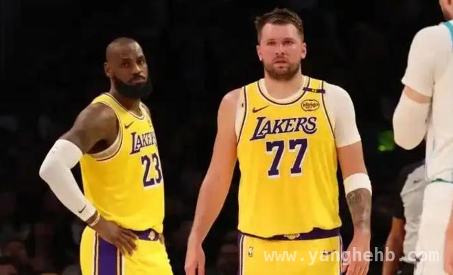 2025年NBA常规赛收官，西部战况扑朔迷离，流量大队命运几何？ NBA常规赛收官：西部战局悬念迭起，流量大队谁能突出重围？