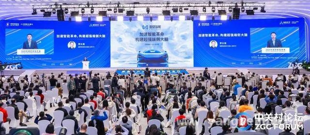 揭秘“面壁小钢炮”：端侧模型的实力与潜力，“面壁小钢炮”：端侧AI领域的超级黑马
