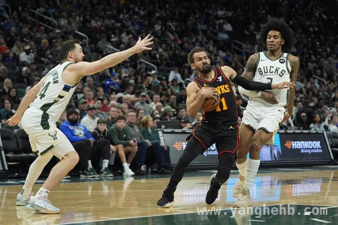 NBA常规赛：老鹰逆袭击败雄鹿，成功反超魔术升至东部第七，雄鹿惨遭4连败！老鹰火力全开逆袭登顶东部第七
