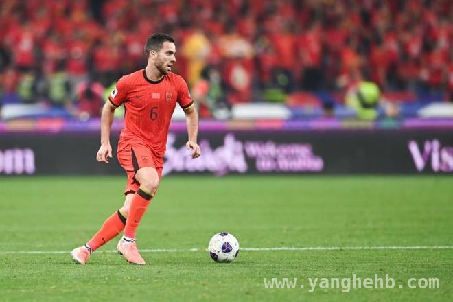 国足定位：亚洲排名第15左右或为实情，国足：在底线坚守与上限追寻中“纠结”前行