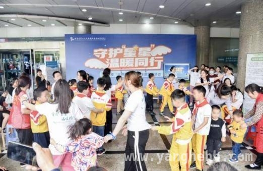 孤独症群体：从认识到赋能的温暖之旅，探秘孤独症世界：开启理解与关爱的大门