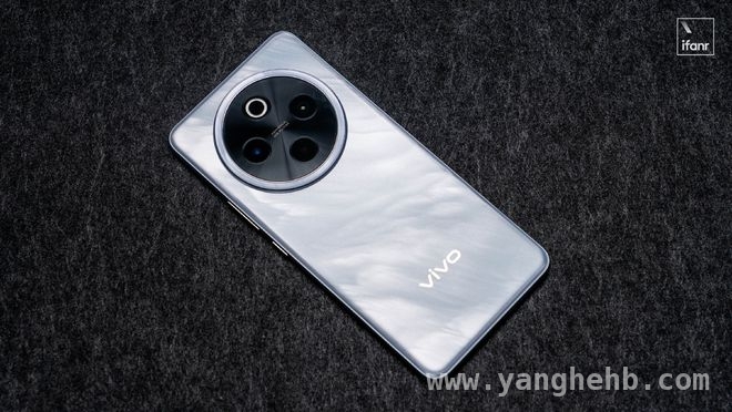 vivo Y300 Pro：续航充电双强，轻薄性能兼备的神机来袭！