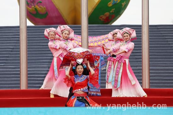 武鸣三月三：传统与现代交织的文旅盛会 武鸣三月三民俗活动，开启一场视听食娱的奇妙之旅