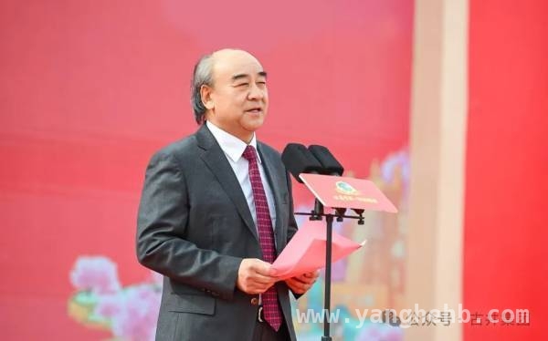 春日桃花下，古井贡酒桃花春曲节惊艳亮相，古井贡酒第八届桃花春曲节：融合传统与现代的狂欢