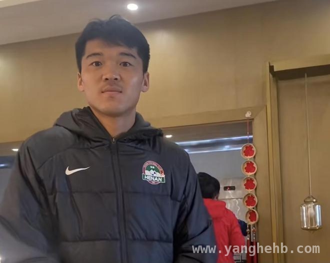 青岛西海岸外援凶猛，河南队换帅难题待解？