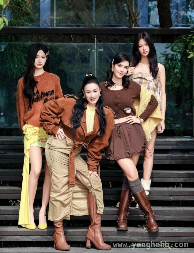 钟丽缇三女同框，未来娱乐圈新星要崛起？ 55岁钟丽缇携三女惊艳亮相，这颜值组合绝了！