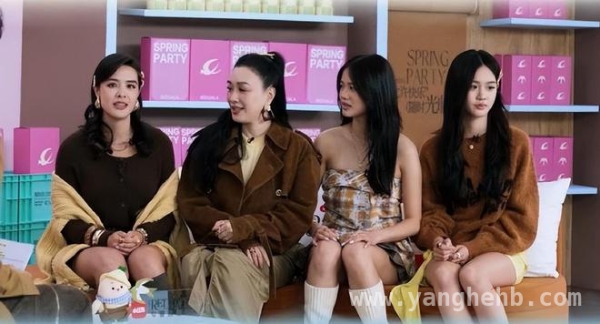钟丽缇三女同框，未来娱乐圈新星要崛起？ 55岁钟丽缇携三女惊艳亮相，这颜值组合绝了！