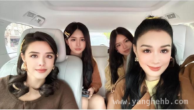 钟丽缇三女同框，未来娱乐圈新星要崛起？ 55岁钟丽缇携三女惊艳亮相，这颜值组合绝了！