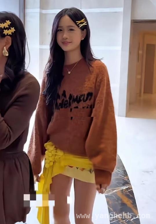钟丽缇三女同框，未来娱乐圈新星要崛起？ 55岁钟丽缇携三女惊艳亮相，这颜值组合绝了！