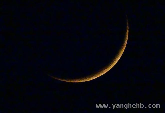 4月1日，年度最大蛾眉月惊艳来袭！