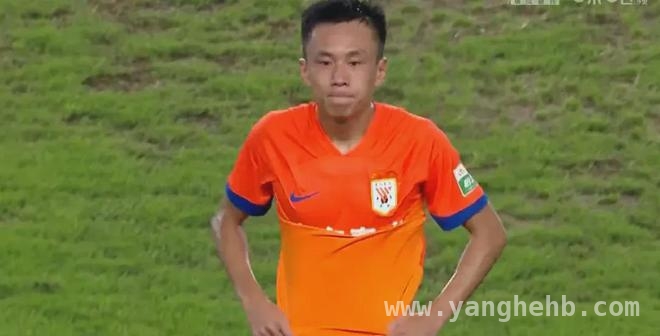 中超第4轮泰山队赛前发布会，崔康熙携刘洋展望对阵成都蓉城之战
