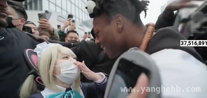 “甲亢哥”中国行：成都遭遇“种族骑士”，网络争议不断，美国网红“甲亢哥”中国行遇风波，二次元coser言论引众怒