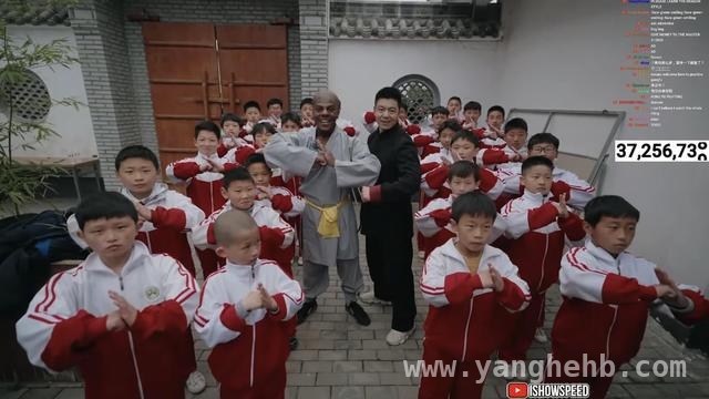 “甲亢哥”中国行引关注，真实中国在海外圈粉无数！