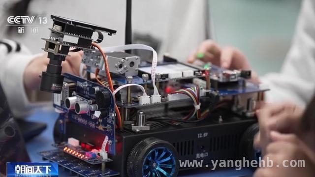 探秘机器人大脑训练师：让机器人“智”行天下，解锁机器人大脑训练师，开启人工智能新征程