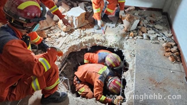 直击中国救援队缅甸震中行动，捕捉每一丝生命信号