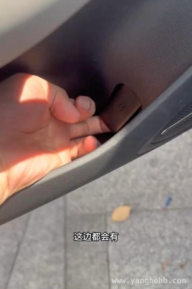 小米SU7爆燃事件：舆论漩涡中的真相探寻，探秘小米SU7爆燃事故，伤亡原因与质疑全解析
