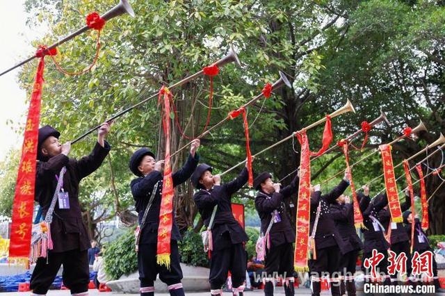 南宁民歌湖畔：“广西三月三”非遗之美绽放，“广西三月三”非遗盛会启幕，传统魅力惊艳全场