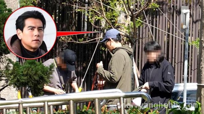 彭于晏遛狗被拍，和家人的相处太有爱啦！