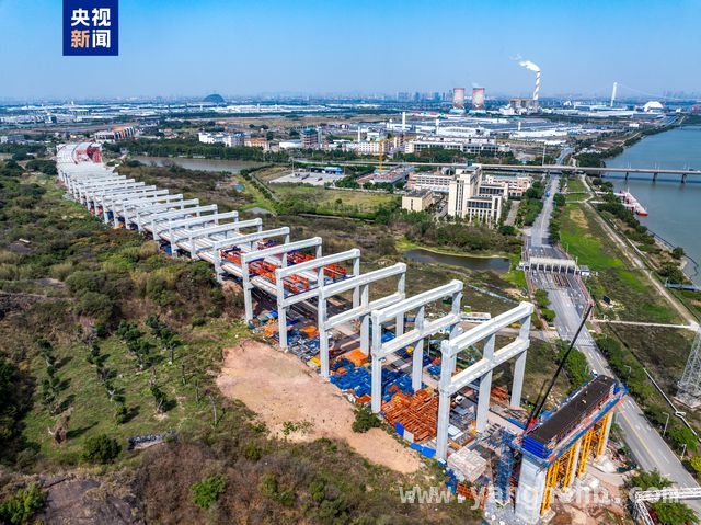 4月2日大事件：狮子洋大桥索塔T20节段浇筑完成，开启桥梁建设新篇章 狮子洋大桥建设新进展，多项先进技术助力高质量工程
