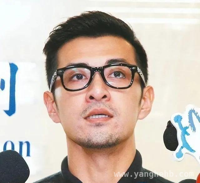 从唱跳天后到低谷挣扎，萧亚轩能否再度闪耀？