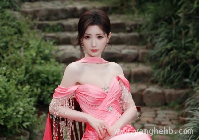 内娱女星红毯争艳，谁才是最耀眼的那颗星？