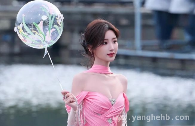内娱女星红毯争艳，谁才是最耀眼的那颗星？