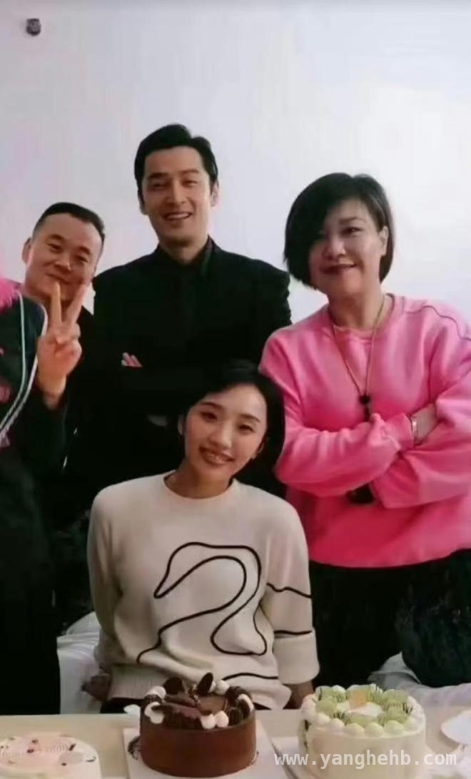胡歌“二胎”冲上热搜，九华山游玩背后真相几何？