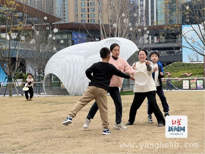 成都社区运动会，为世运会奏响精彩序曲 体“惠”蓉城：世运项目进社区，全民共赴运动盛宴