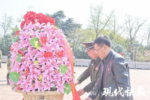 清明雨花台：两代党员缅怀先烈共话信仰传承，雨花台畔：离休七所与南理工学子共铸红色信仰之魂