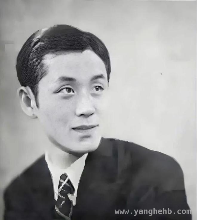 浦克：跨越时代的银幕传奇，爱情与演艺的双征程，从“满映”新星到新中国影坛泰斗，浦克的璀璨一生