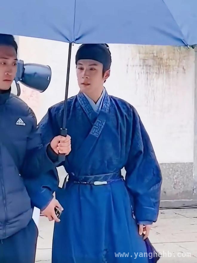 杨紫韩东君泛舟路透曝光，家业未播先火！