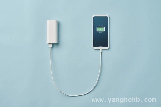 揭秘手机充电的“正确姿势”，解锁手机充电的正确打开方式
