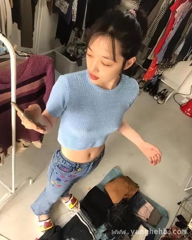 从“人间水蜜桃”到香消玉殒，崔雪莉与金秀贤的复杂关联 崔雪莉：甜美的陨落与金秀贤公司的神秘疑云