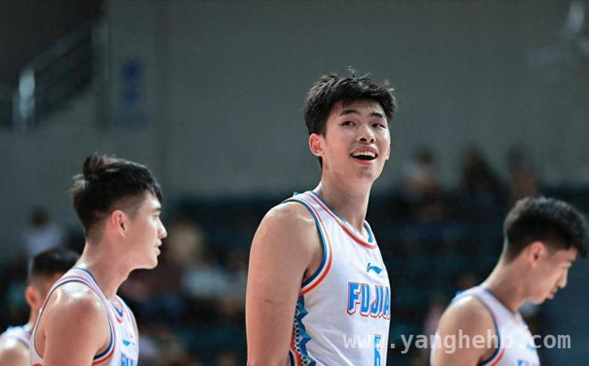 CBA四月激战将至，邹阳合同到期何去何从？ CBA季后赛临近，邹阳或成转会市场“香饽饽”