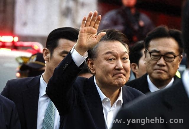 继朴槿惠后，尹锡悦成又一被弹劾下台的韩国总统，尹锡悦严重违法，韩国宪法法院宣判其被罢免
