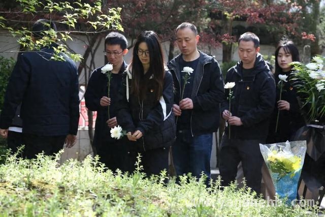 清明缅怀吴光田烈士，岳阳街道党员群众汲取奋进力量