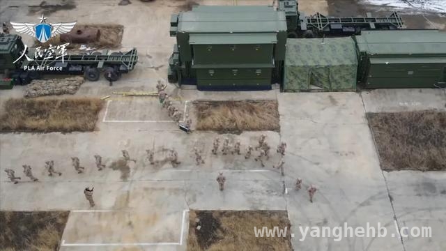 直击北部战区空军地导某旅机动保障训练，尽显军人风采