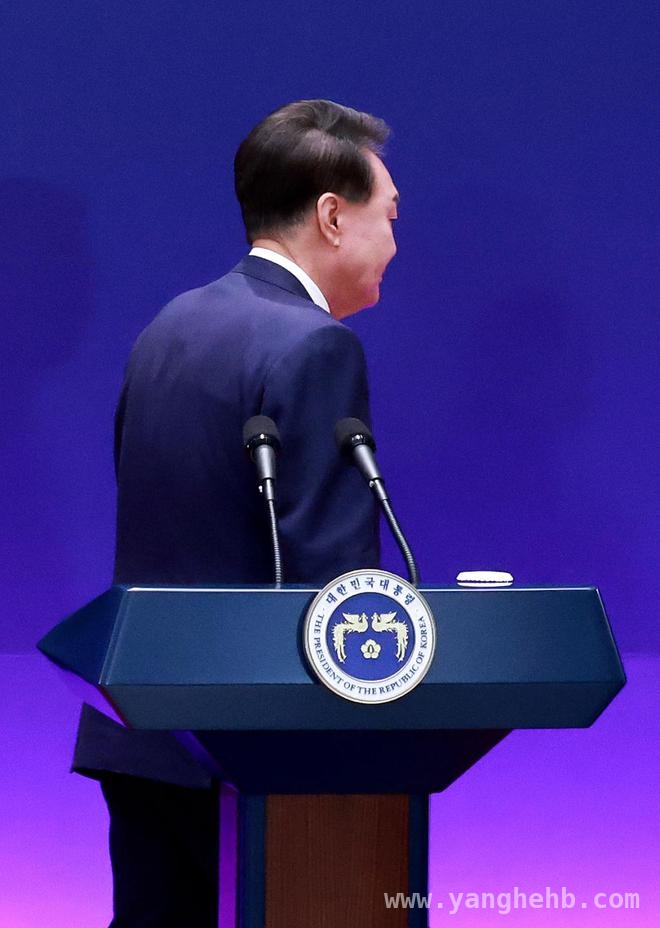 韩国宪法法院宣判，尹锡悦被罢免引发政坛震荡