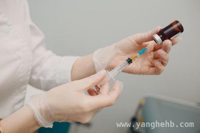 阿尔茨海默症新药国内开打，患者迎来新曙光 小心！这四种吃饭习惯加速大脑“生锈”